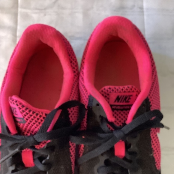 NIKE REVOLUTION 3 SNEAKERS (Size: 10) ( Color : Pink/ Black) PREOWNED - Picture 5 of 10